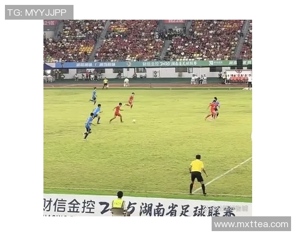 湖南宁远:湘超热风吹进学校 足球少年逐梦绿茵 湖南宁远:湘超热风吹进学校 足球少年逐梦绿茵